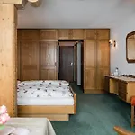 Guggis Hotel Zürs