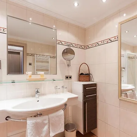 Guggis Hotel 4*
