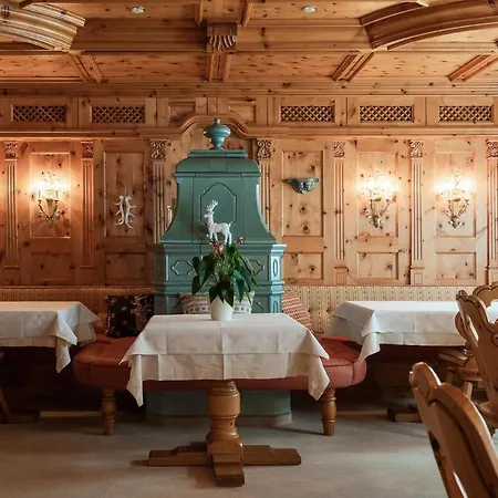 Hotel Guggis Zuers